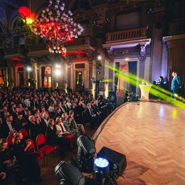 © Gault&Millau Tschechien Miroslav Lekeš gibt bei der Gala in Prag die Pläne bekannt