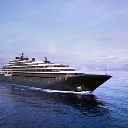 Die Ritz-Carlton Evrima-Yacht