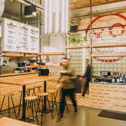 XO Grill wird für einen Tag zum „Burger & Phở Haus“