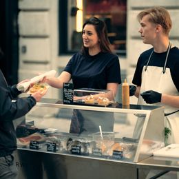 © Birkrug Media Das Oberwasser-Team künftig mit fixem Standort in Wien