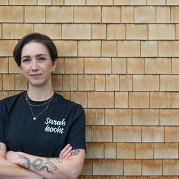 Sarah Brückner vor dem Egger Posthus