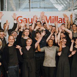 Yotam Ottolenghi feierte mit dem gesamten Tian-Team