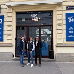 © Napolino by l'Autentico Die Gargiulo-Brüder mit Restaurantleiter Philipp Kunz