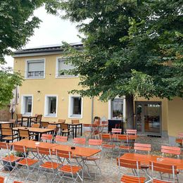 Vorstadtliebe Gastgarten