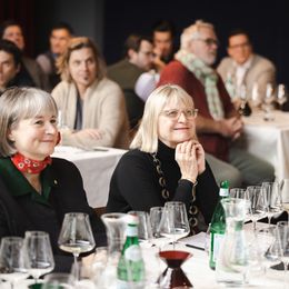 Unter der Expert*innen-Jury waren Sabine Ebner (l.) und Jancis Robinson (r.)