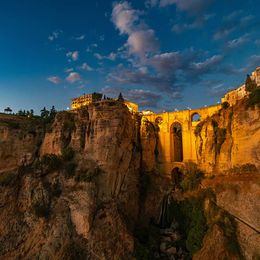 © Valeriano G. / Unsplash Die Puente Nuevo ist das Wahrzeichen von Ronda