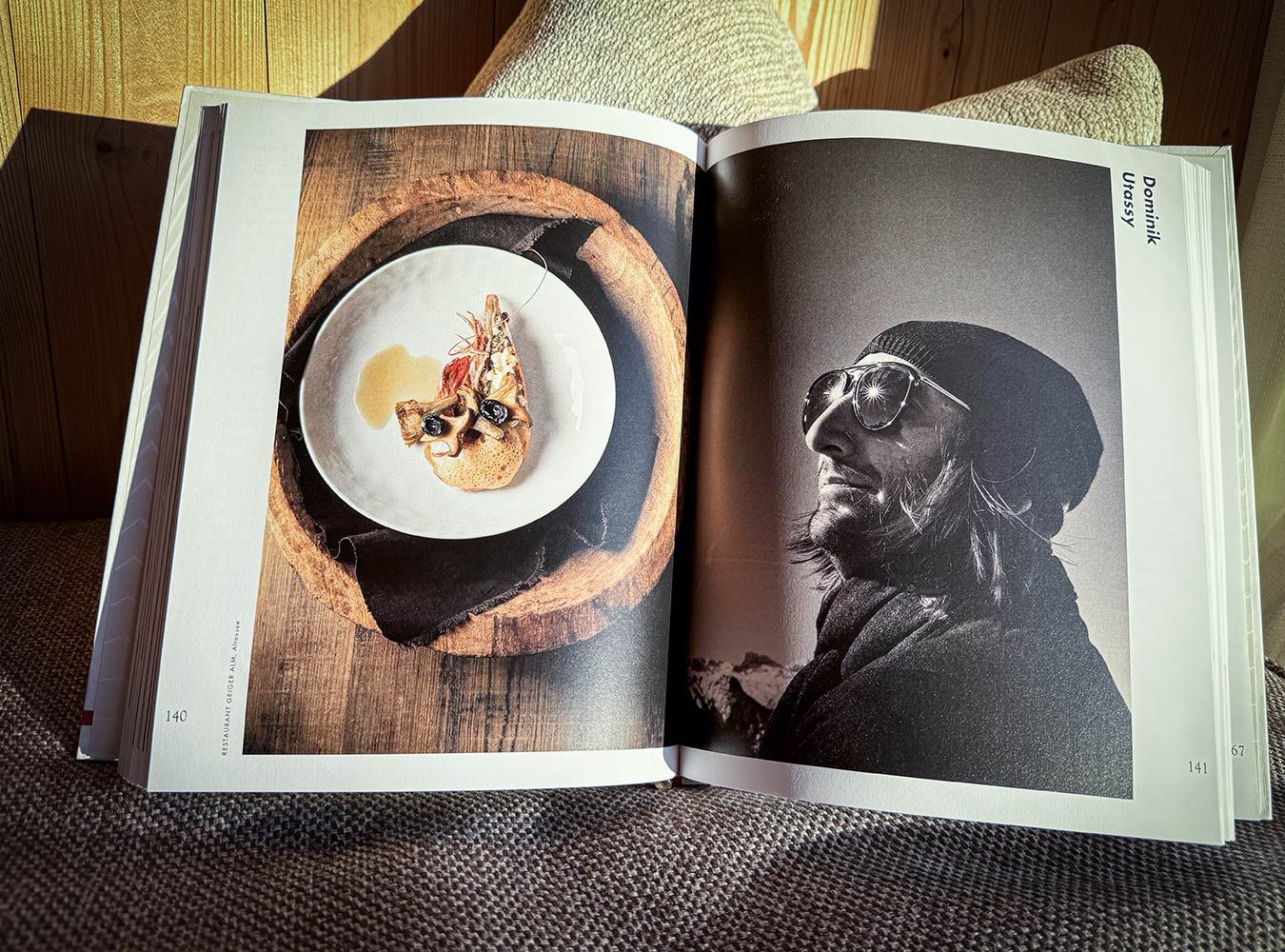 © Jürgen Schmücking / Lehmann Blick ins Buch (Domink Utassy)