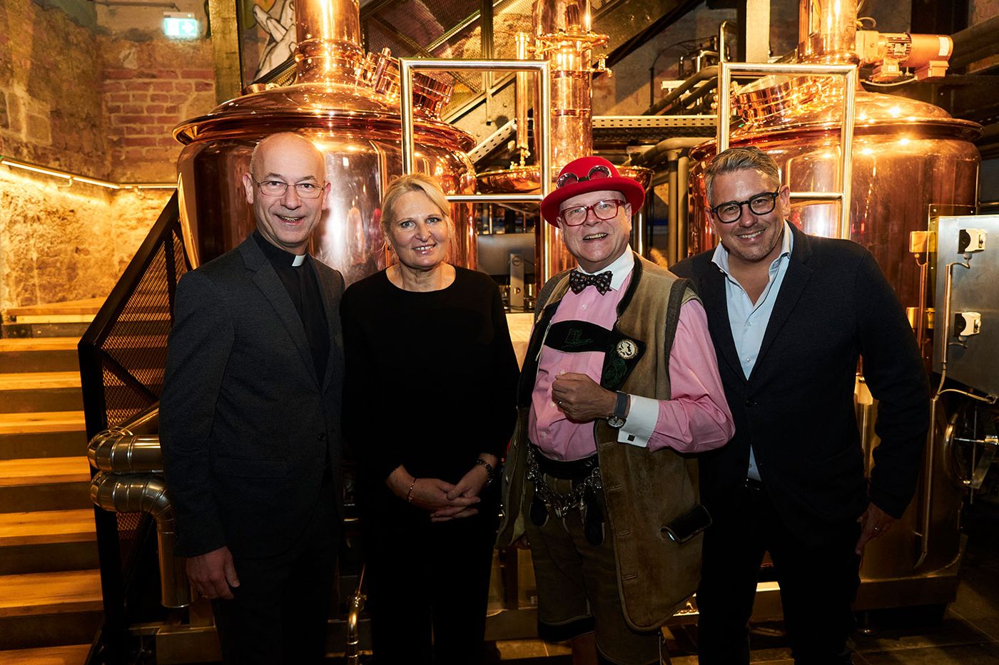 Toni Faber, Gabriele Huth, Conrad Seidl und Robert Huth in der neuen Brauerei