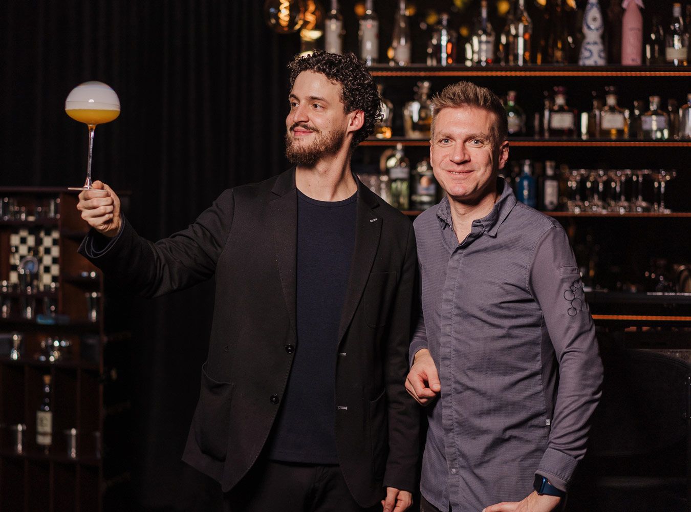 Bar-Chef und Sommelier Thomas Kracher mit Andreas Senn