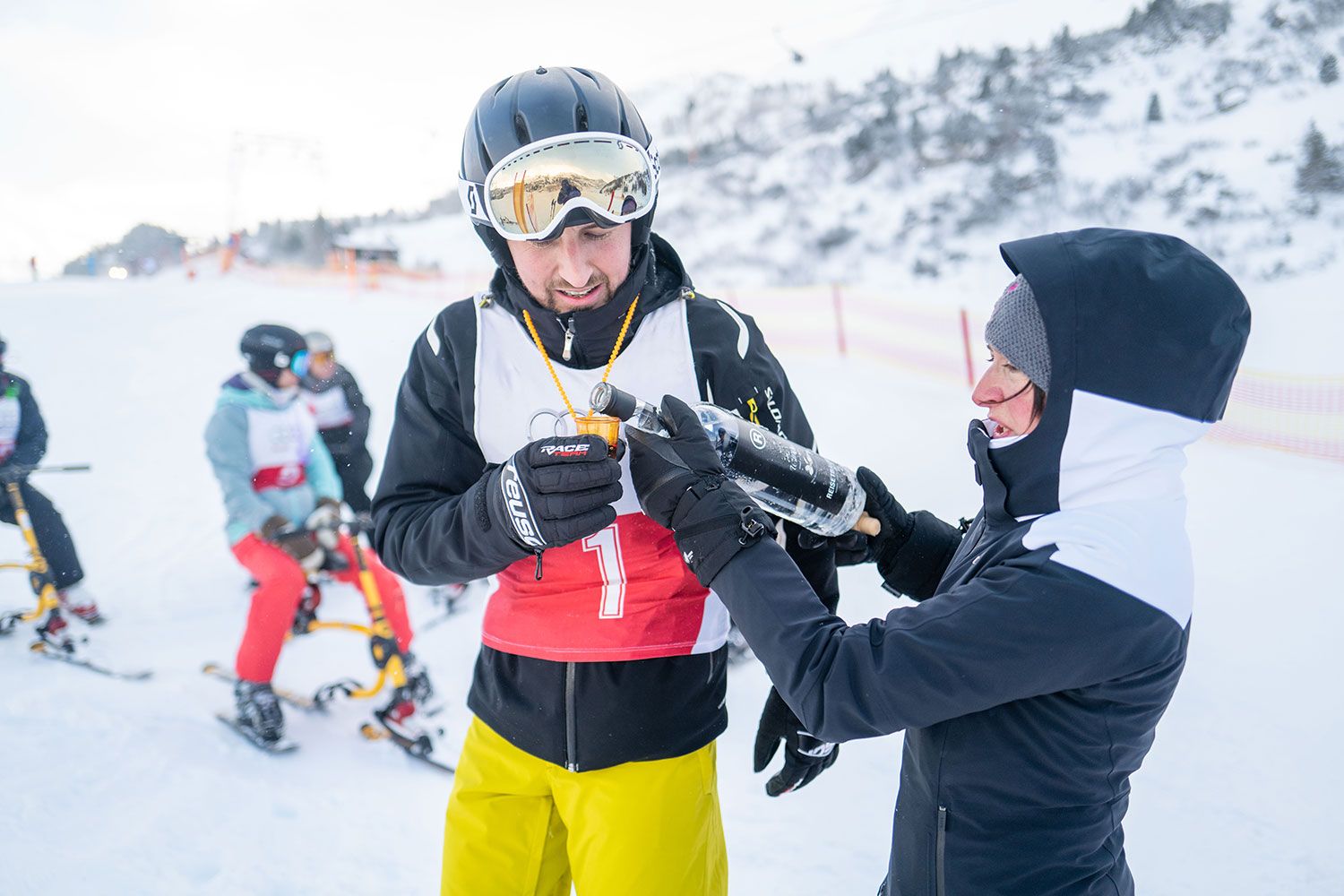 Schnaps-Challenge beim Ski-Bike-Rennen