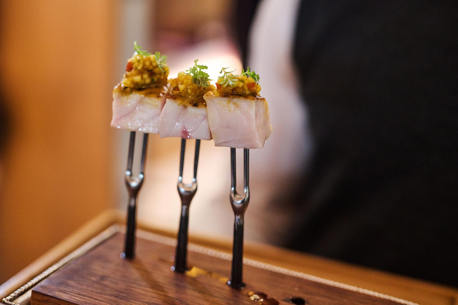 © Philipphorak, PANARUM Stör-Filet glaciert mit Mangopüree