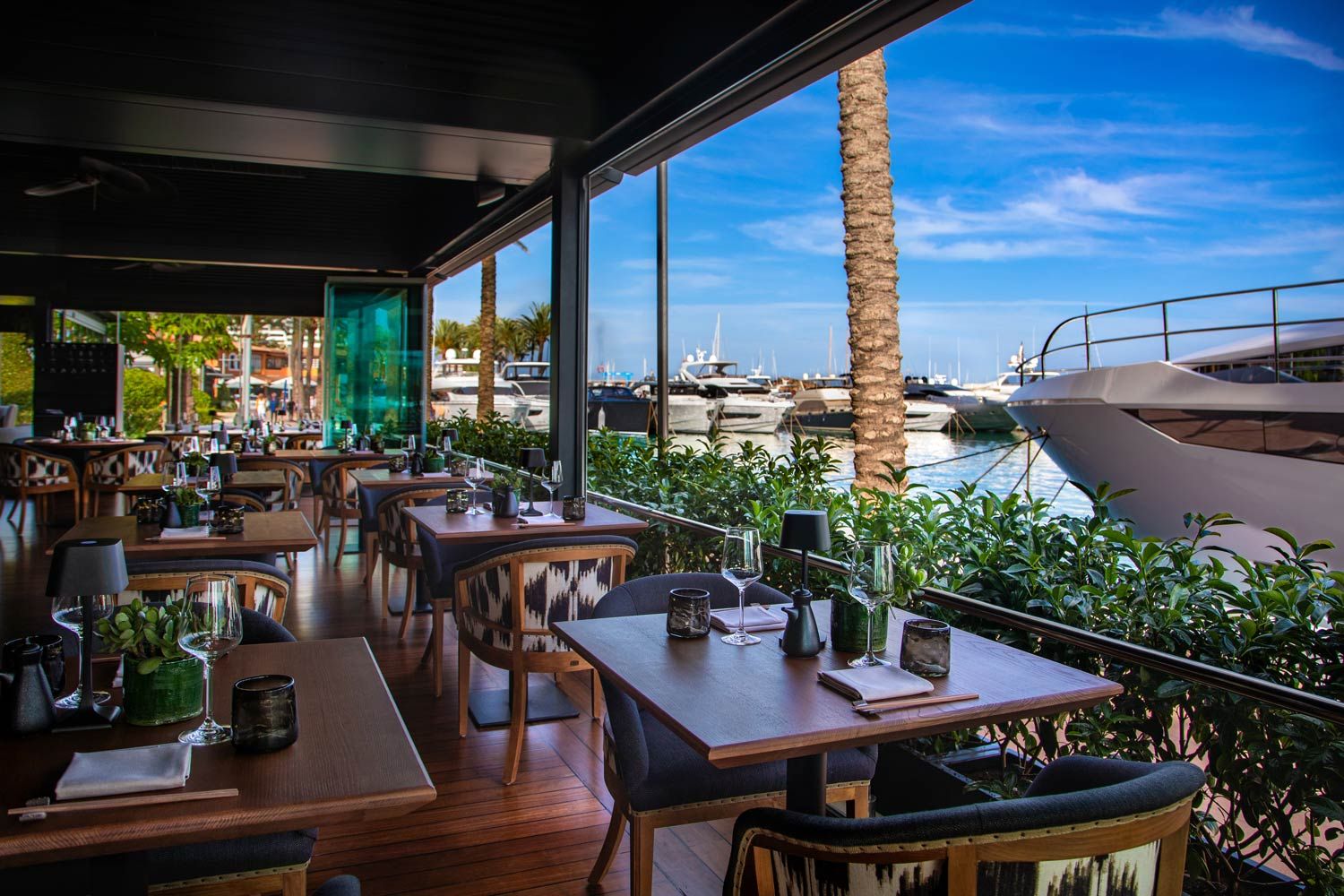 Frank Heuer Restaurant Yara mit Yachthafen-Blick