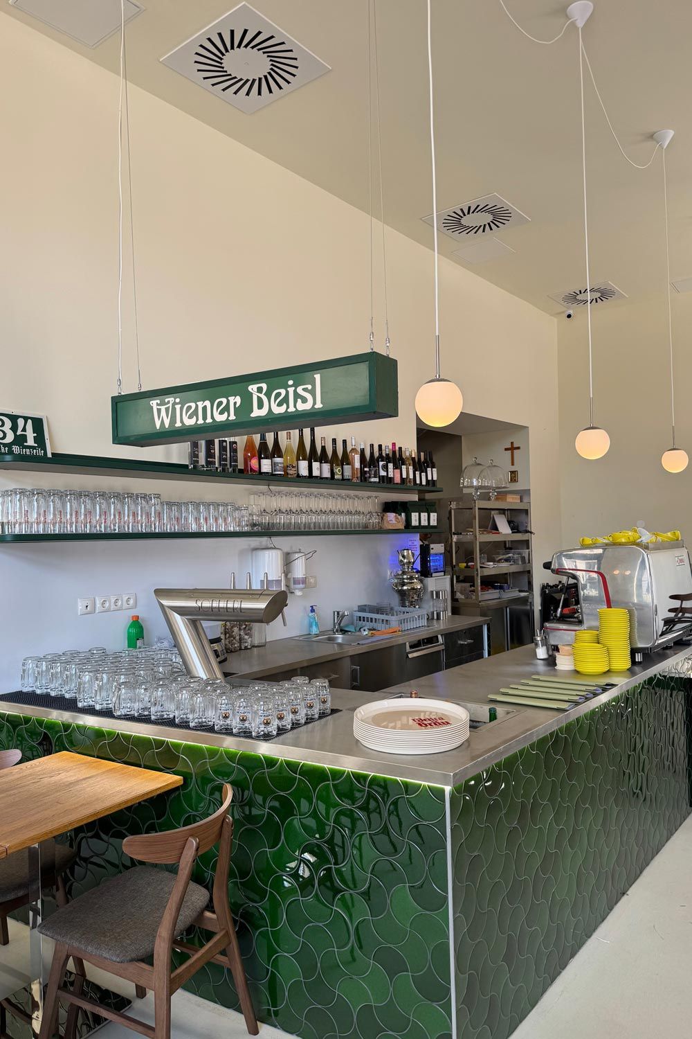 Sopherl am Naschmarkt Sopherl-Schank