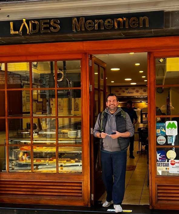 Maksut Askar vom Neolokal in seinem liebsten Frühstückslokal im Stadtteil Pera  