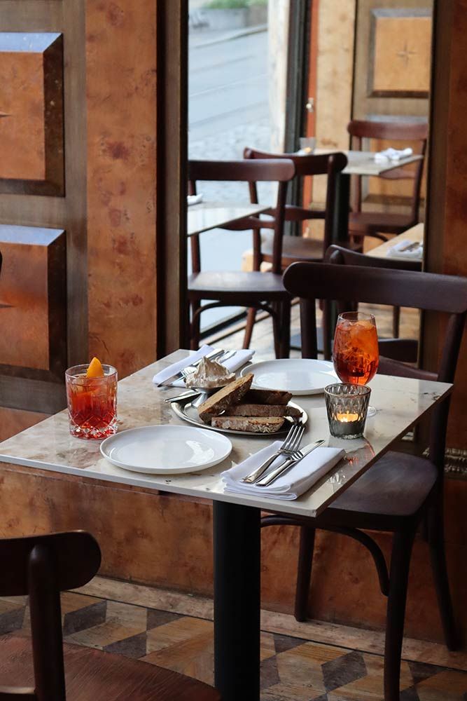 Wir starten mit einem Aperitif.