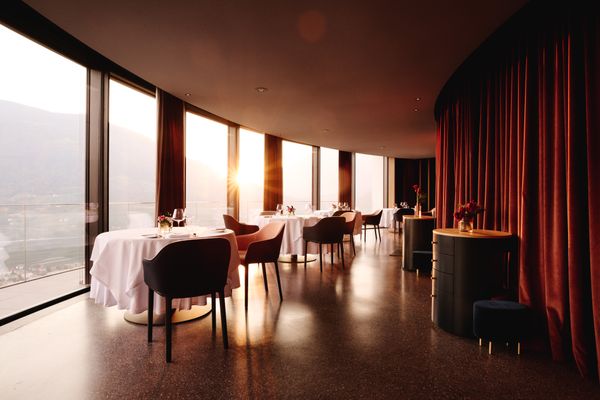 Castel fine dining null