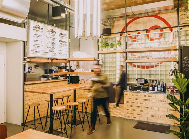 XO Grill wird für einen Tag zum „Burger & Phở Haus“