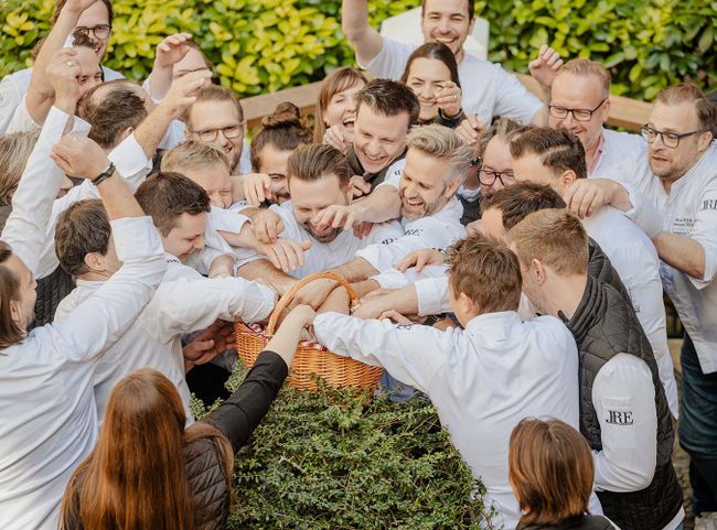 Die Ergebnisse der Auslosung bleiben bis zum Dinner geheim