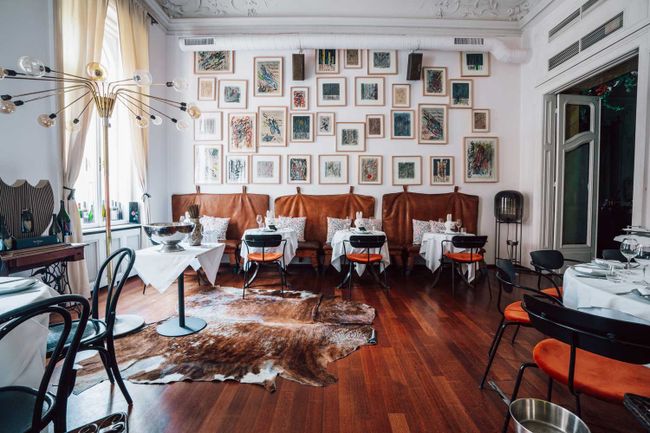 © DOTS Group Die Salons überzeugen mit einladendem, kunstvollem Ambiente