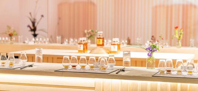 © Casey Gutteridge, CPG Photography für Beam Suntory Elegantes Setting im Hellenic Center in London