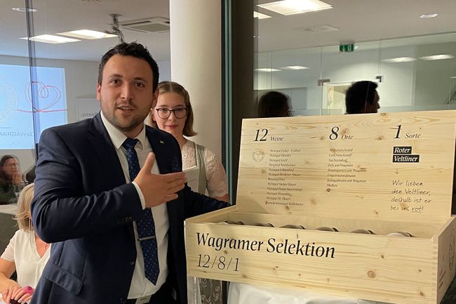 © Degen Ralph Waldschütz stellt die Rote-Veltliner-Box vor